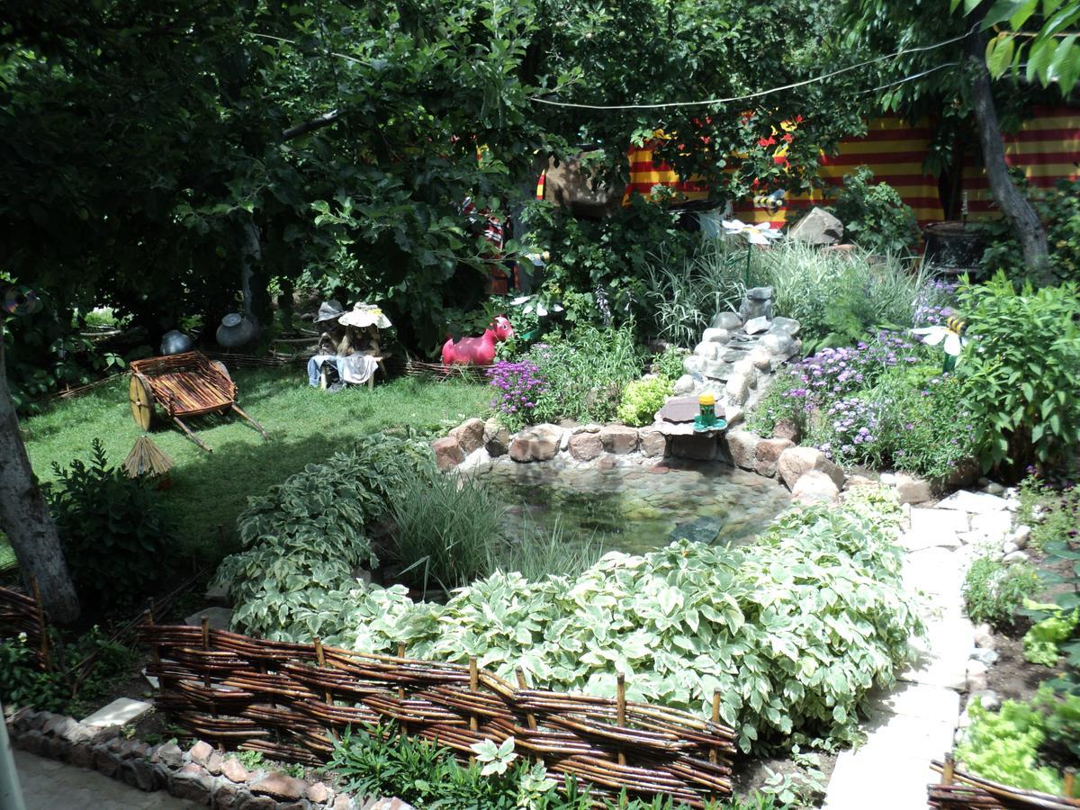 Olga Guest House โชลปอน-อาตา ภายนอก รูปภาพ