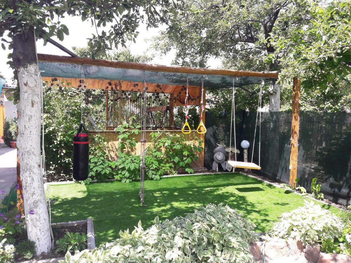 Olga Guest House โชลปอน-อาตา ภายนอก รูปภาพ